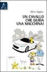 Un cavallo che guida una macchina! Un cavallo che guida una macchina!